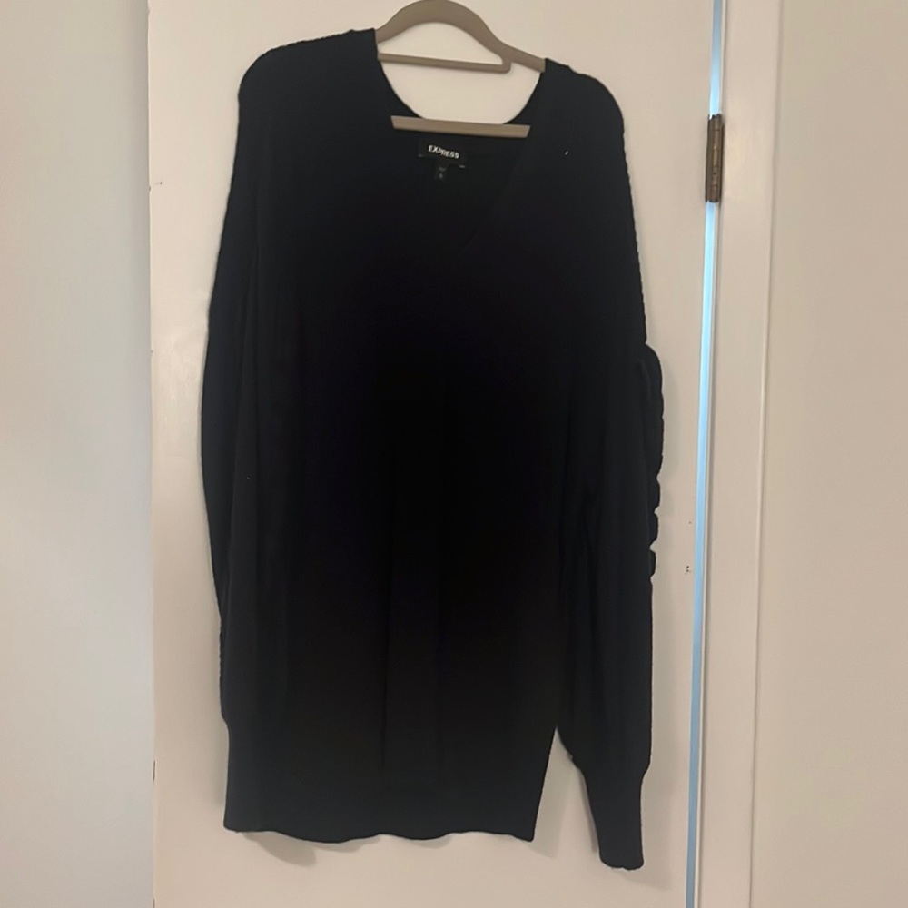 Sweater with ruffle sleeves